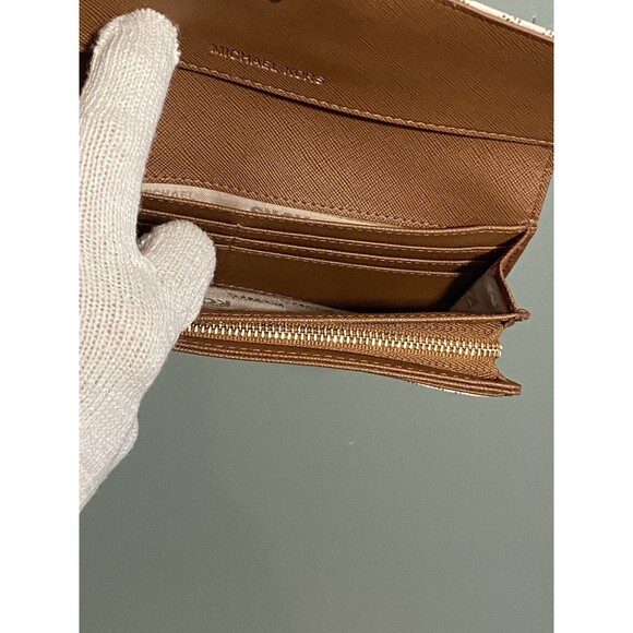 Michael Kors Mindy Carryall Leather Large Wallet (35T8GTZE3B) Vanilla Jetset - Picture 9 of 15